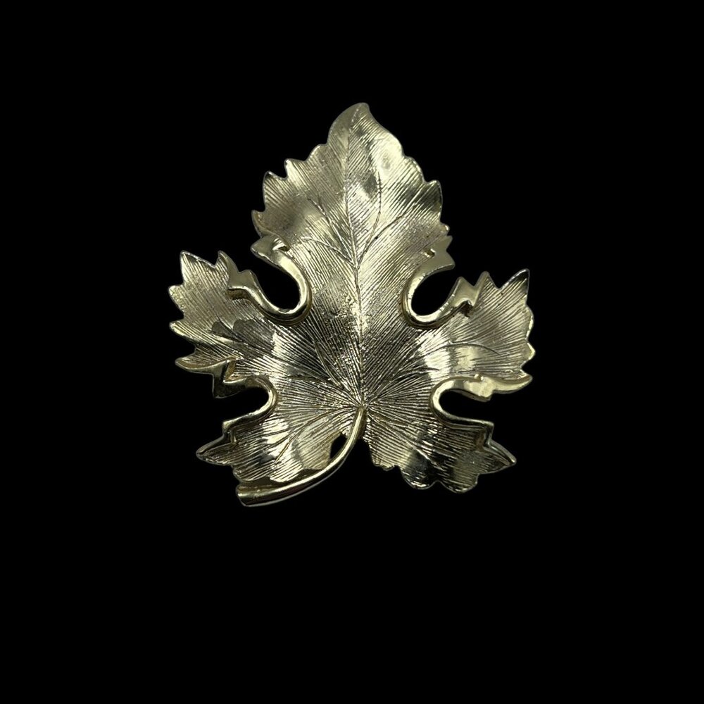 Vintage Leaf Brooch Gold Tone Brushed Veins Pin